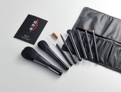 画像1:  熊野化粧筆セット　筆の心　ブラシ専用ケース付き 