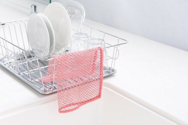 すみっこ洗いも便利!泡立つメッシュクロス