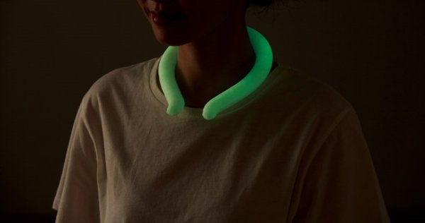 光ってあんしん 蓄光ネッククーラー