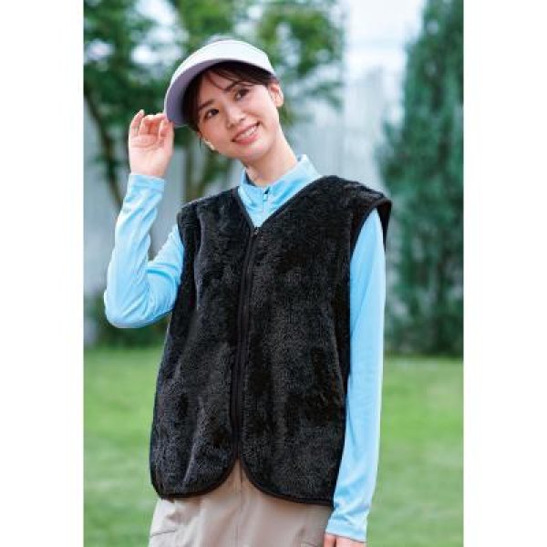 ふわふわボアベスト