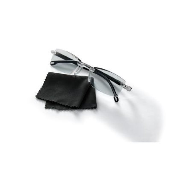 メガネ型ルーペ