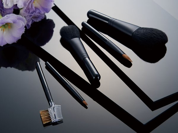 画像4:  熊野化粧筆セット　筆の心　ブラシ専用ケース付き  (4)